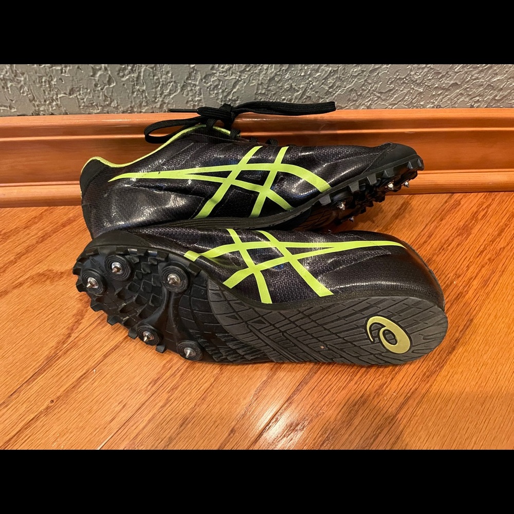 ASICS track spikes
